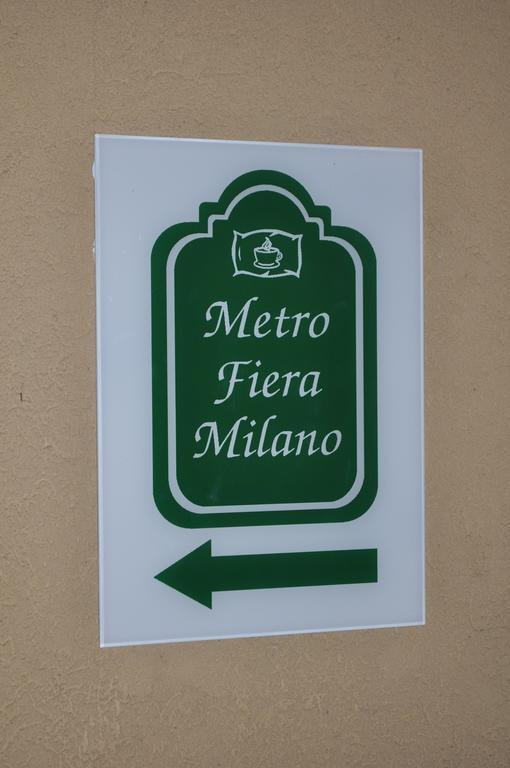 Affittacamere Metro Fiera Перо Экстерьер фото